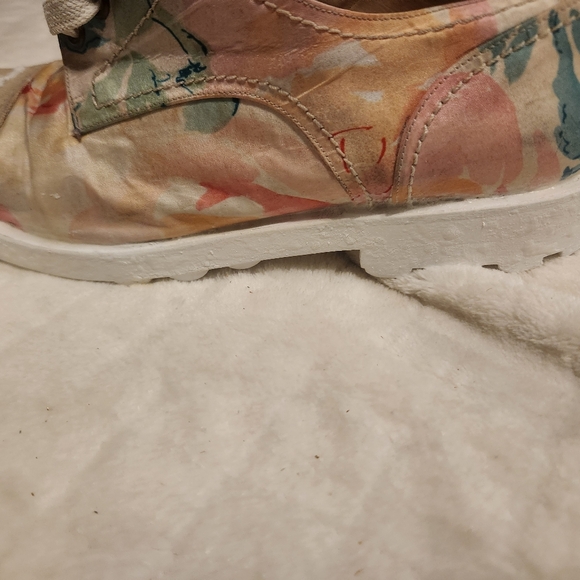 RARE chanel shoes - Picture 13 of 16